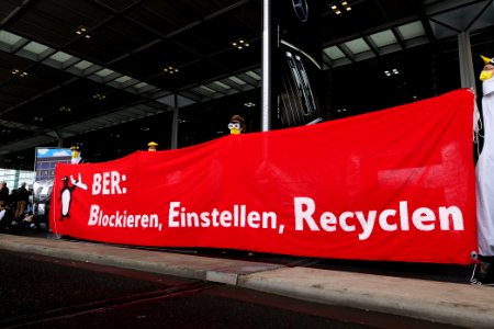 Am Boden bleiben protest BER opening 2020-10-31 70