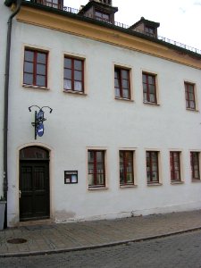 Am Graben 21 Eichstätt -Eingang mit Stolpersteinen (1)