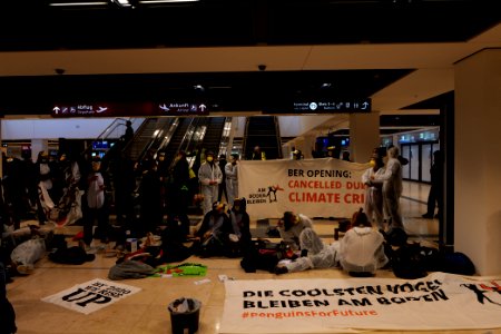 Am Boden bleiben protest BER opening 2020-10-31 88