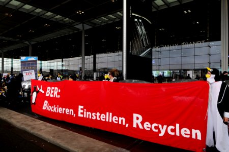 Am Boden bleiben protest BER opening 2020-10-31 68