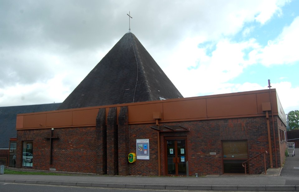 Alton Methodist Church, Draymans Way, Alton (May 2021) (3)