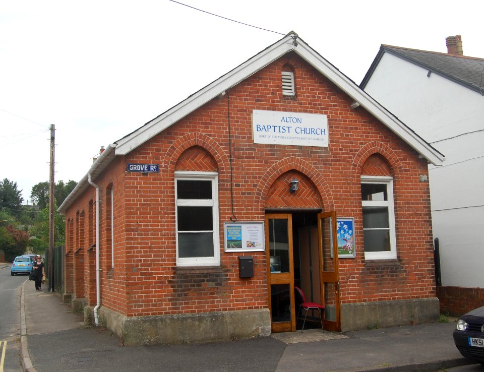 Alton Baptist Church, Mount Pleasant, Alton (July 2019) (1)