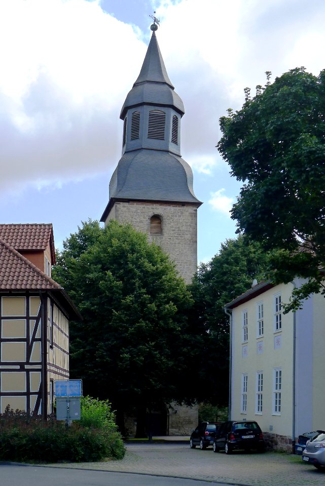 Altstädter Kirche (Hofgeismar) schiefe Laterne