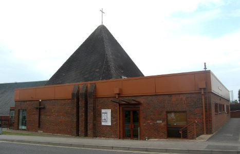 Alton Methodist Church, Draymans Way, Alton (July 2019) (3)