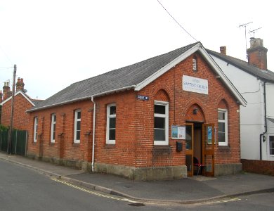 Alton Baptist Church, Mount Pleasant, Alton (July 2019) (4)