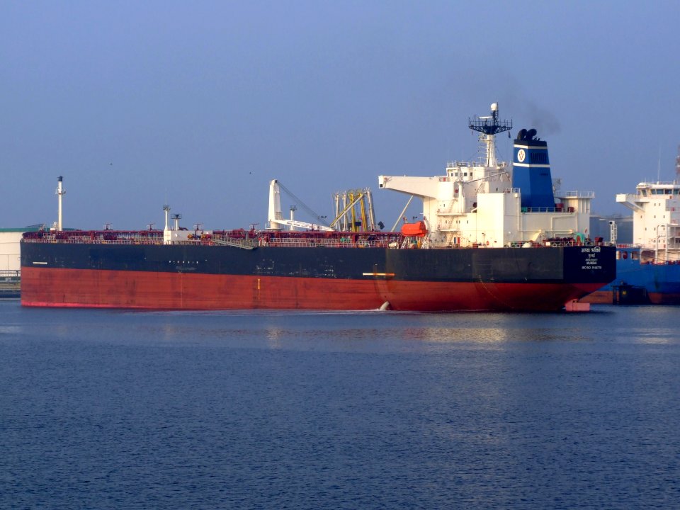 Amba Bhakti p2 at the '7e Petroliumhaven', Port of Rotterdam, Hollad 03-Jun-2007