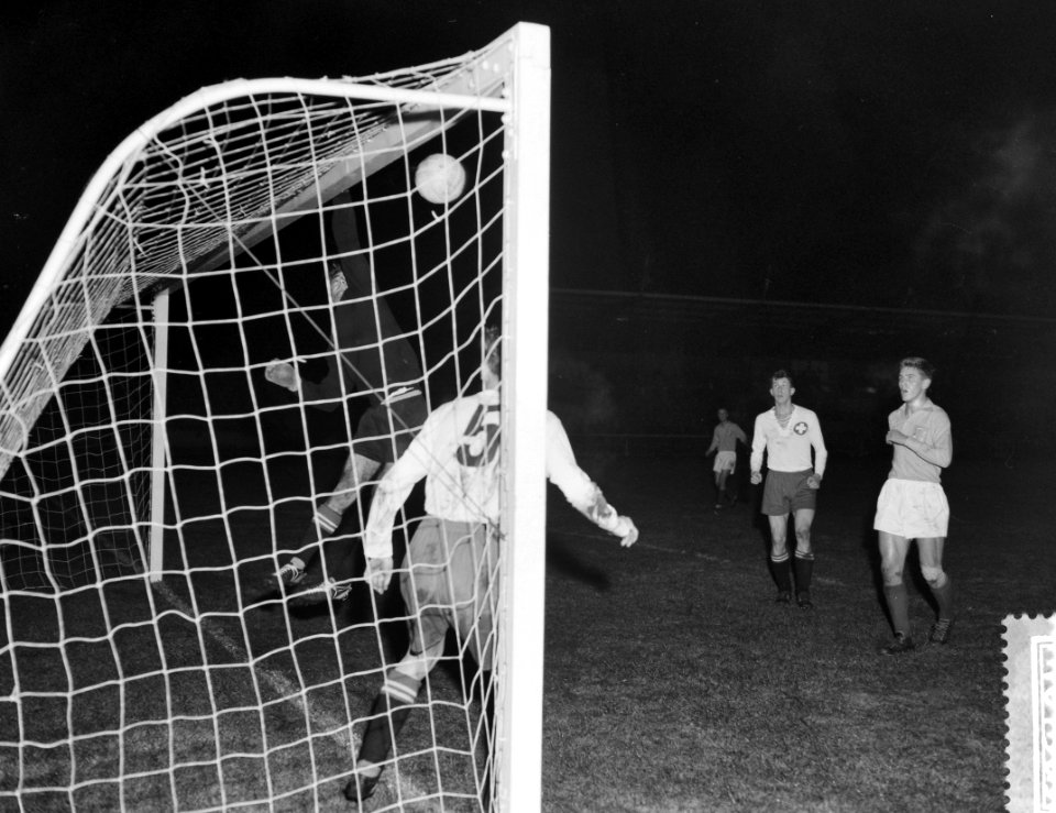 Amateursvoetbal Nederland tegen Zwitserland 1-1 te Ensche spelmoment, Bestanddeelnr 910-7939