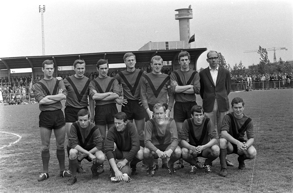 Amateurs AFC tegen Sneek 3-2, elftal AFC, Bestanddeelnr 920-3801