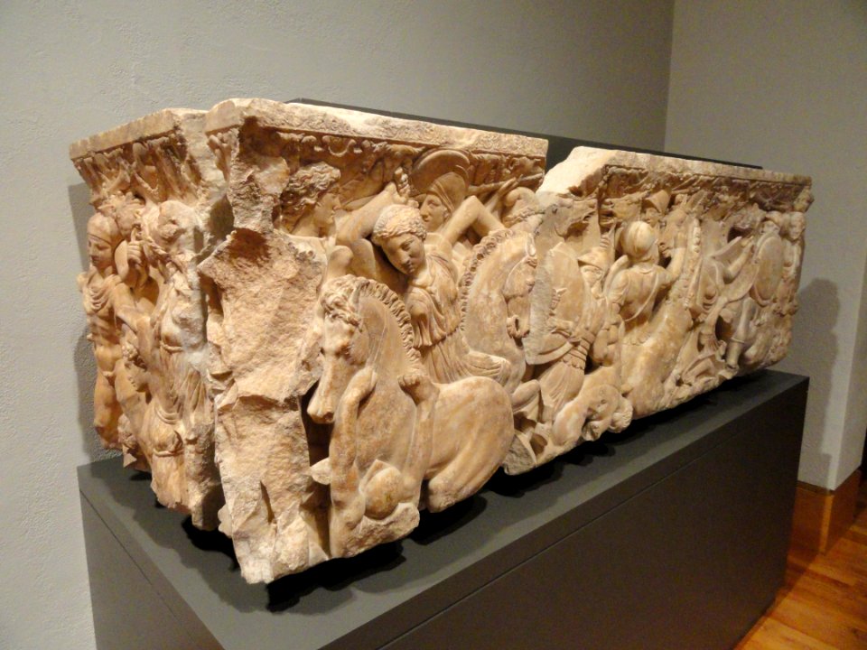 Amazonomachy, late 2nd to early 3rd century AD, front and side of a sarcophagus, Roman, Pentelic marble - Sackler Museum - DSC02387