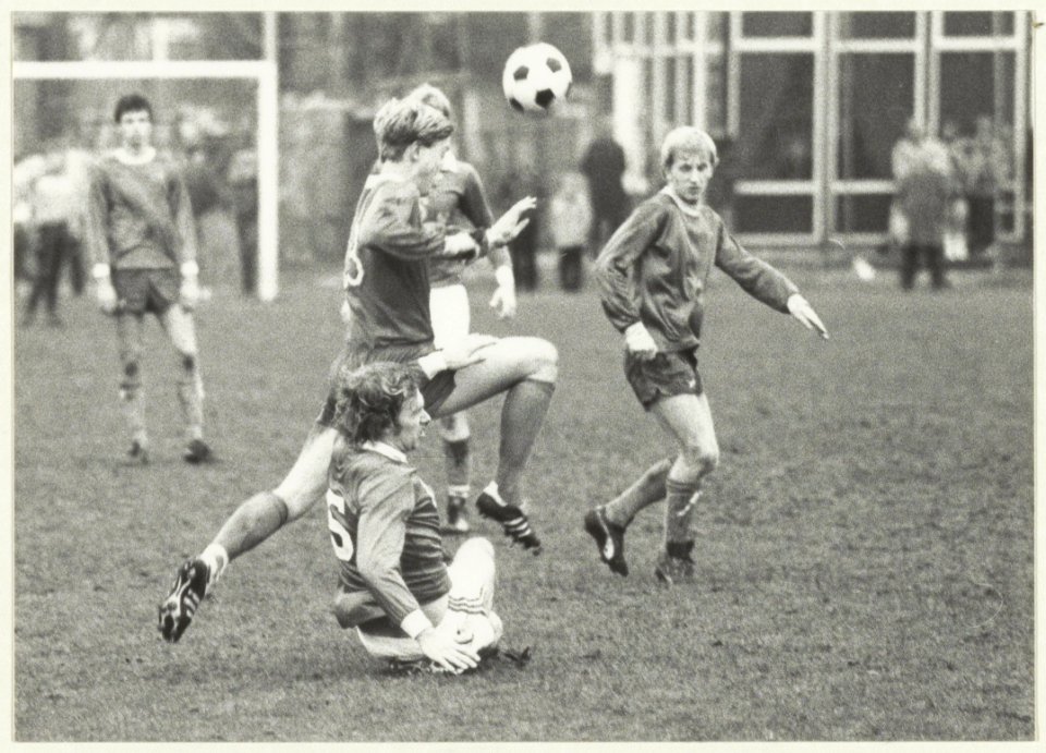 Amateurvoetbalwedstrijd DSK-Haarlem die eindigde op 0-0. NL-HlmNHA 54024818