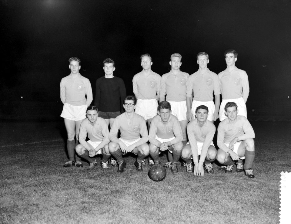 Amateursvoetbal Nederland tegen Zwitserland 1-1 te Ensche Nederlands elftal, Bestanddeelnr 910-7937