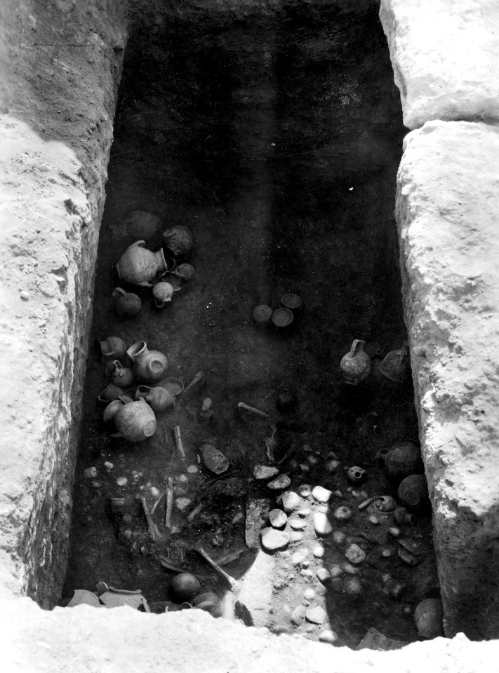 Amathus. Grav 10, fyndlagret in situ. Agios Tychos - SMVK - C02970