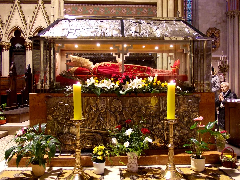 Alojzije Stepinac, Zagreb Cathedral 1