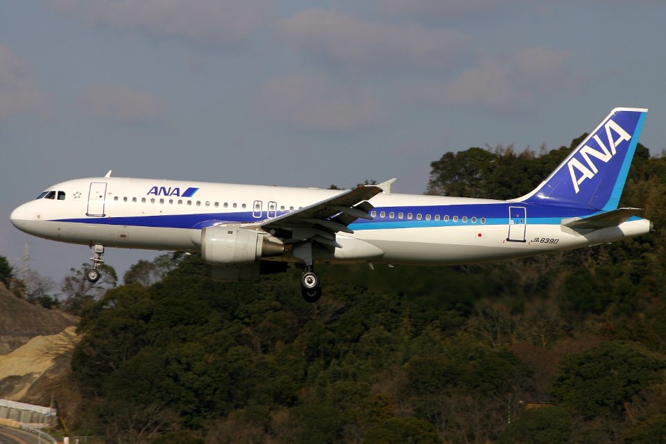 AllNipponAirways A320 fukuoka 20050314160700