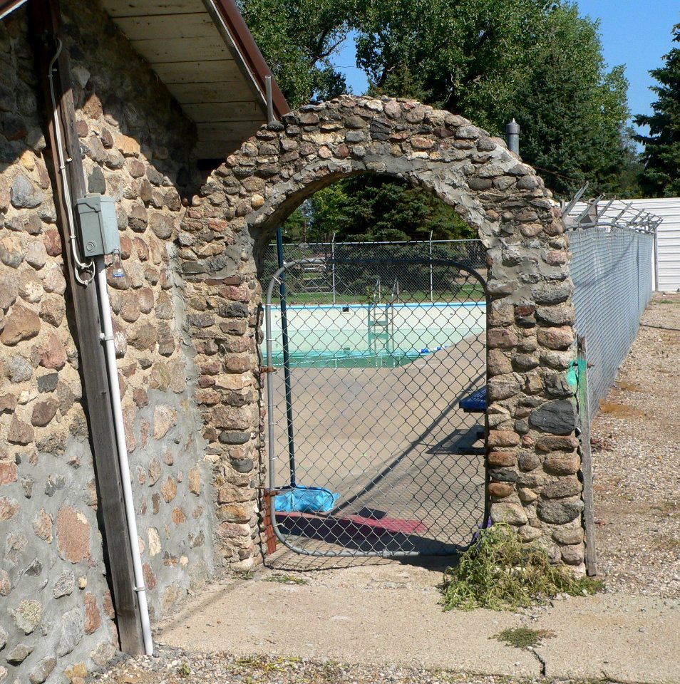 Alpena, SD, swimming pool bathhouse E arch 1