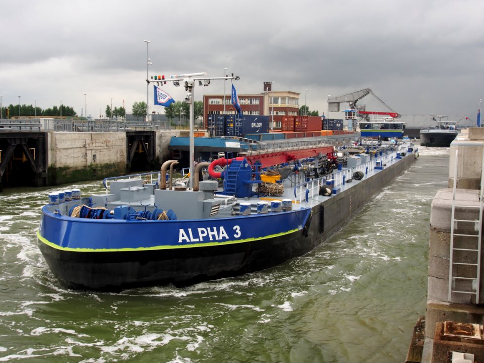 Alpha 3 - ENI 02330454, Van Cauwelaertsluis, Port of Antwerp pic2