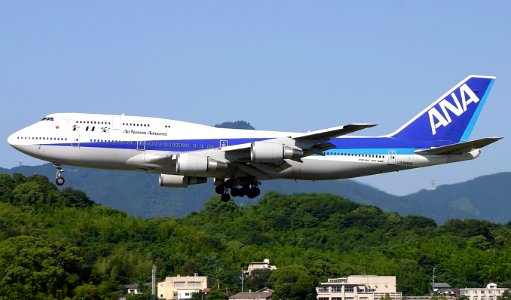 AllNipponAirways B747-400 fukuoka 20040613161316 photo