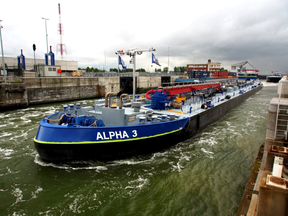 Alpha 3 - ENI 02330454, Van Cauwelaertsluis, Port of Antwerp pic3
