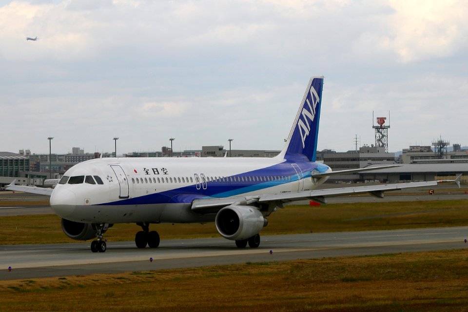 AllNipponAirways A320 fukuoka 20041227105010