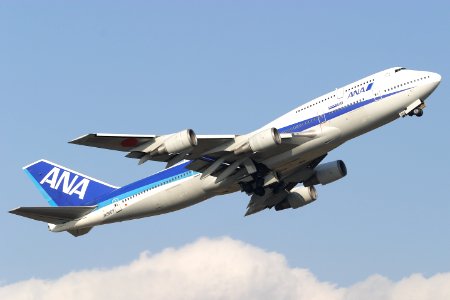 AllNipponAirways B747-400 fukuoka 20081212142708