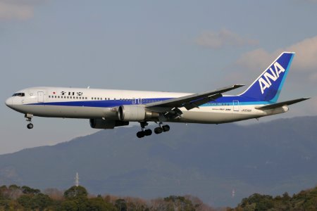 AllNipponAirways B767-300 fukuoka 20050314161636 photo