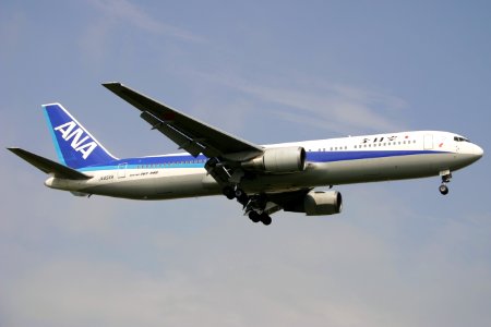 AllNipponAirways B767-300 fukuoka 20040926142008