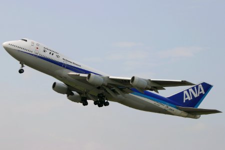 AllNipponAirways B747-200 fukuoka 20040926111524 photo