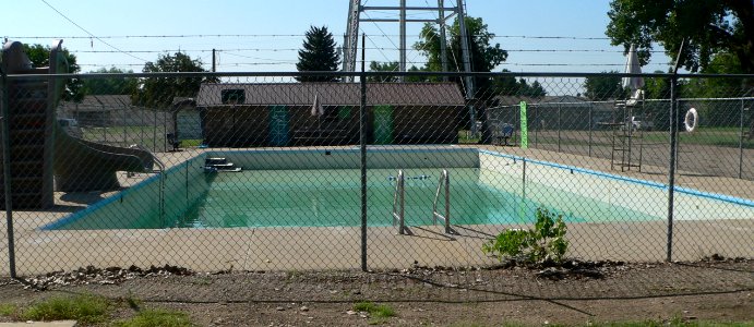 Alpena, SD, swimming pool from N 1