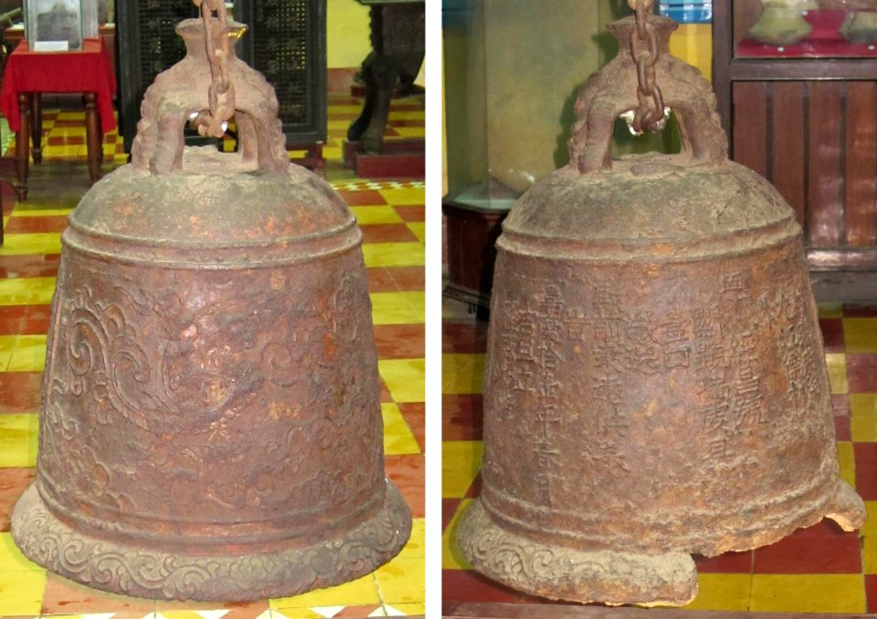 Alloy bell from Vietnam, 1806, Hoi An Museum of History and Culture