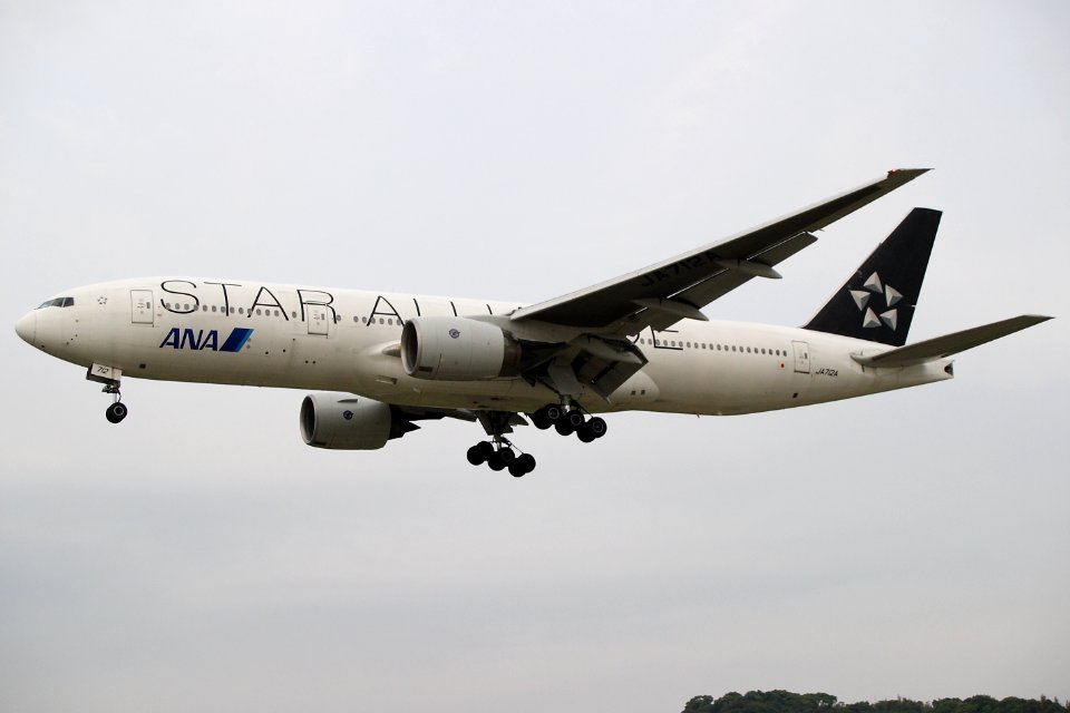 AllNipponAirways B777-200 fukuoka 20090523164024