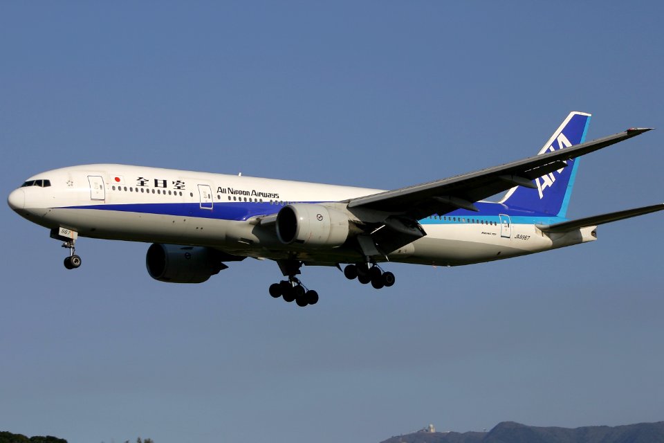 AllNipponAirways B777-200 fukuoka 20050213154146