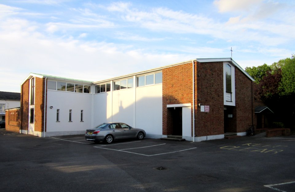 All Saints Church, Queens Road, Hersham (June 2015) (3)