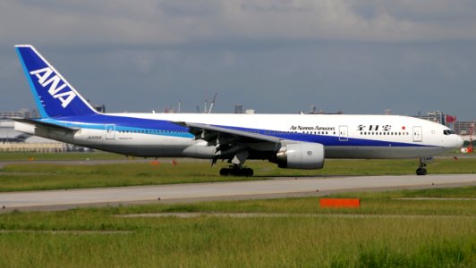 AllNipponAirways B777-200 fukuoka 20041003110016
