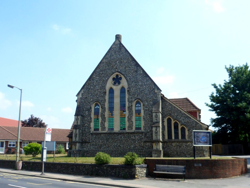 All Saints Church, Kingston Road, Leatherhead (July 2013) (4)