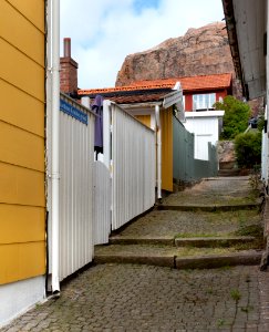 Alley at Gamla Strandgatan 54, Gamlestan, Lysekil
