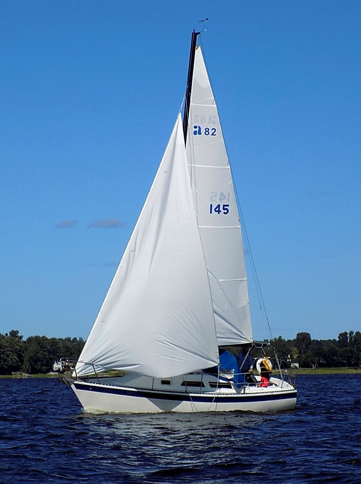 Aloha 8.2 sailboat 4049