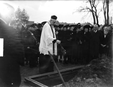 Almelo Begrafenis vliegtuigmaker J. J. Werink, Bestanddeelnr 903-7909