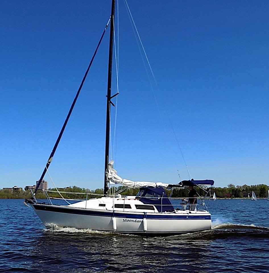 Aloha 27 sailboat Moondance 0468