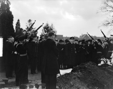 Almelo Begrafenis vliegtuigmaker J. J. Werink, Bestanddeelnr 903-7908
