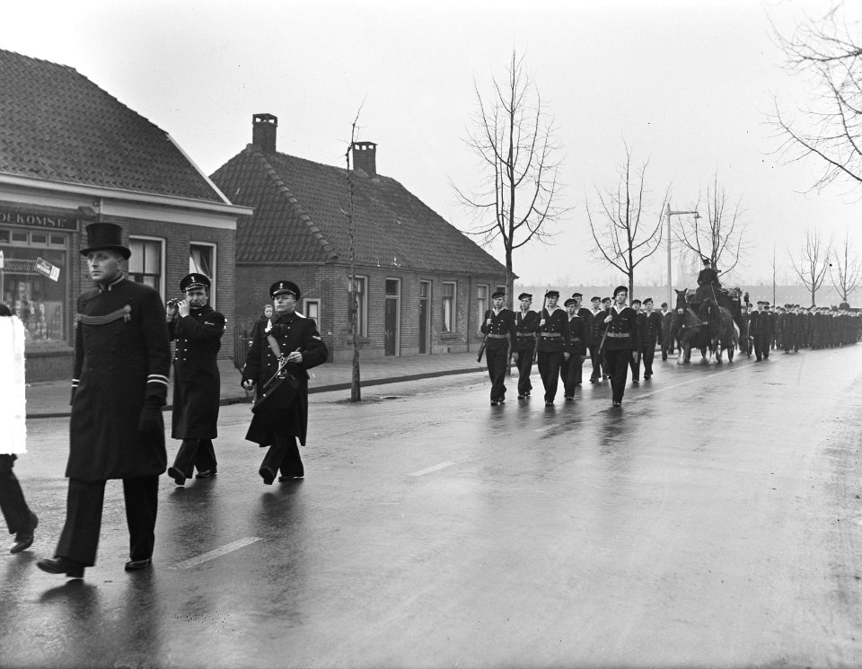 Almelo Begrafenis vliegtuigmaker J. J. Werink, Bestanddeelnr 903-7905