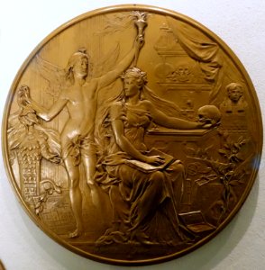 Allegory of Medicine, for Rudolf Virchow on his 70th birthday, by Anton Scharff and Karl Waschmann, 1891 - Bode-Museum - DSC02847