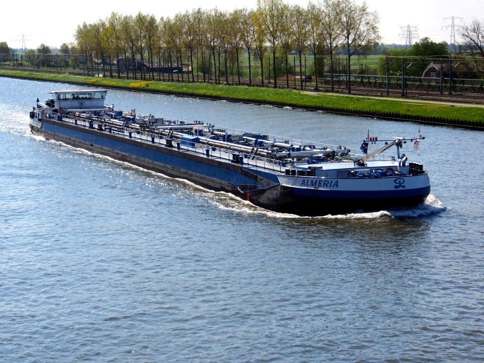 Almeria, ENI 06004165 at the Amsterdam-Rhine canal, pic1