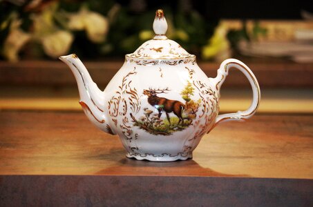 Tea pot garnish hand drawing