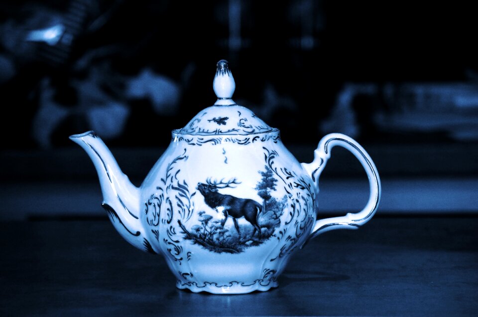 Tea pot garnish hand drawing