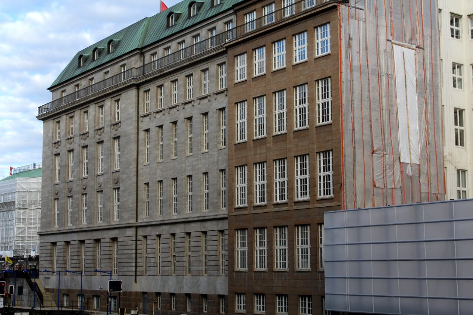 Alsterfleet, Rathausschleuse