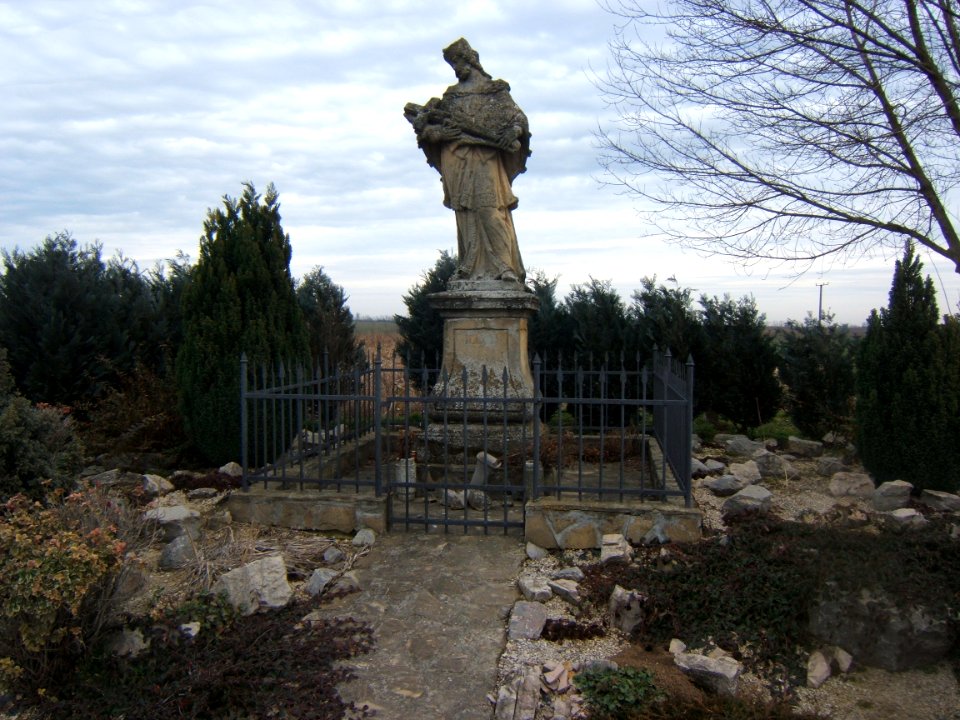 Alsóbogát, Nepomuki-szobor