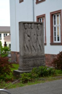Alsfeld, Albert-Schweitzer-Schule, Kriegsopferdenkmal