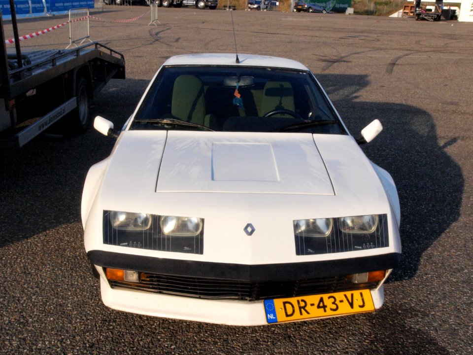 Alpine-Renault A 310 V6 dutch licence registration DR-43-VJ pic2