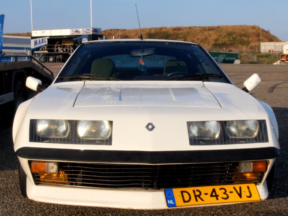 Alpine-Renault A 310 V6 dutch licence registration DR-43-VJ pic1