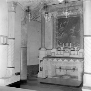 Altaar in de basiliek van de Verkondiging te Nazareth. Onder de basiliek wijst m, Bestanddeelnr 255-1077